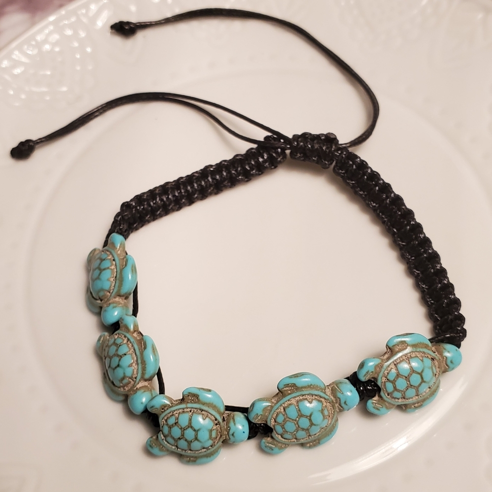 C3:4 NEW Turtle Macrame Anklet - Picture 4 of 5